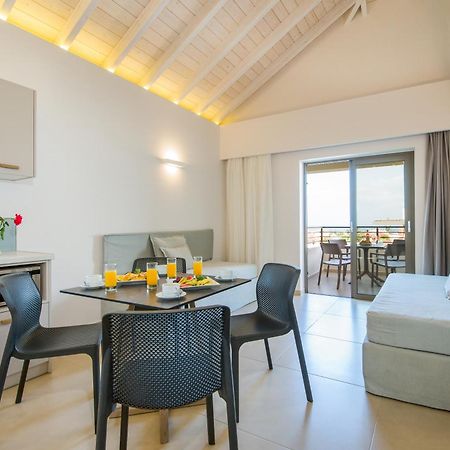Stefan Village Hotel Agia Marina エクステリア 写真