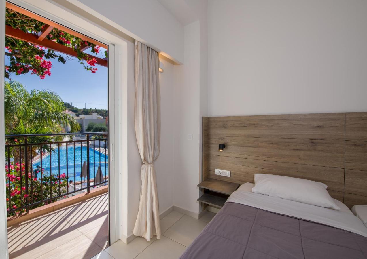 Stefan Village Hotel Agia Marina エクステリア 写真