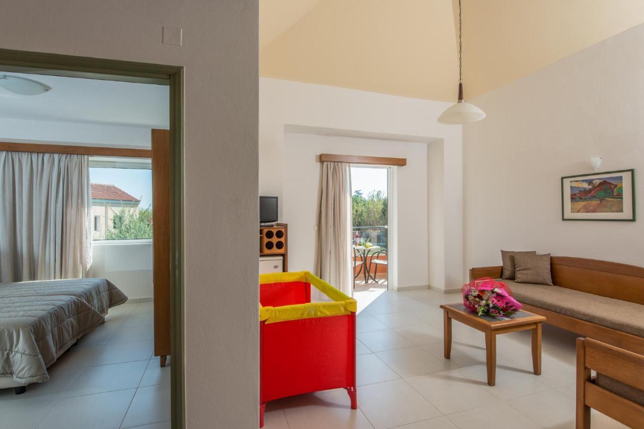 Stefan Village Hotel Agia Marina エクステリア 写真